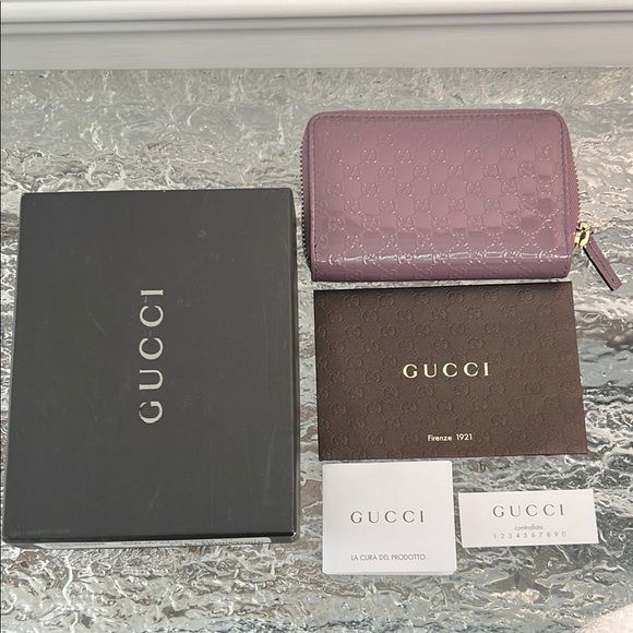 Gucci Women's Lilac Card Holder - Picture 9 of 9